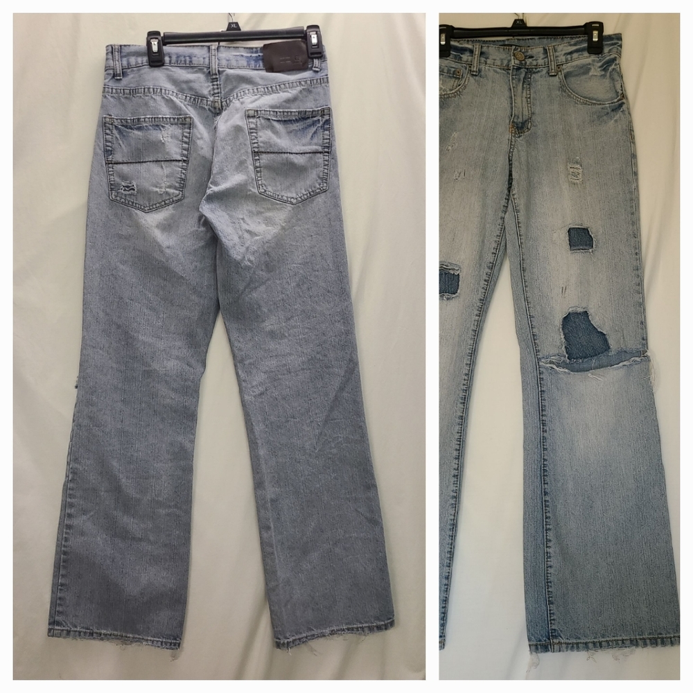 Carbon light wash blue Jeans distressed holes patched size 28x32 loose fit